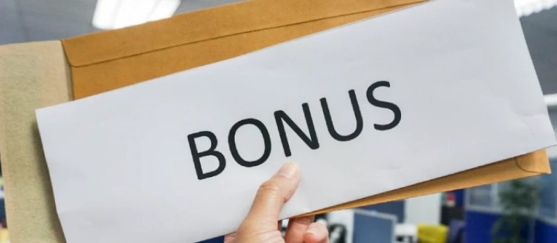 Bonus tahunan karyawan, Sumber: recognizeapp.com